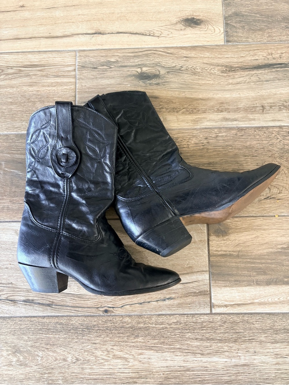 Laredo Women’s Cowboy Leather Boots Black - cowgirl boots